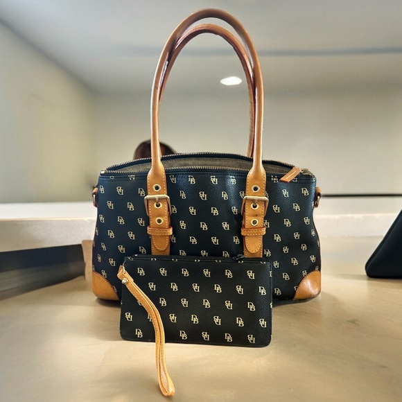 Dooney & Bourke Handbags - Dooney & Bourke 2 Piece With Pouch